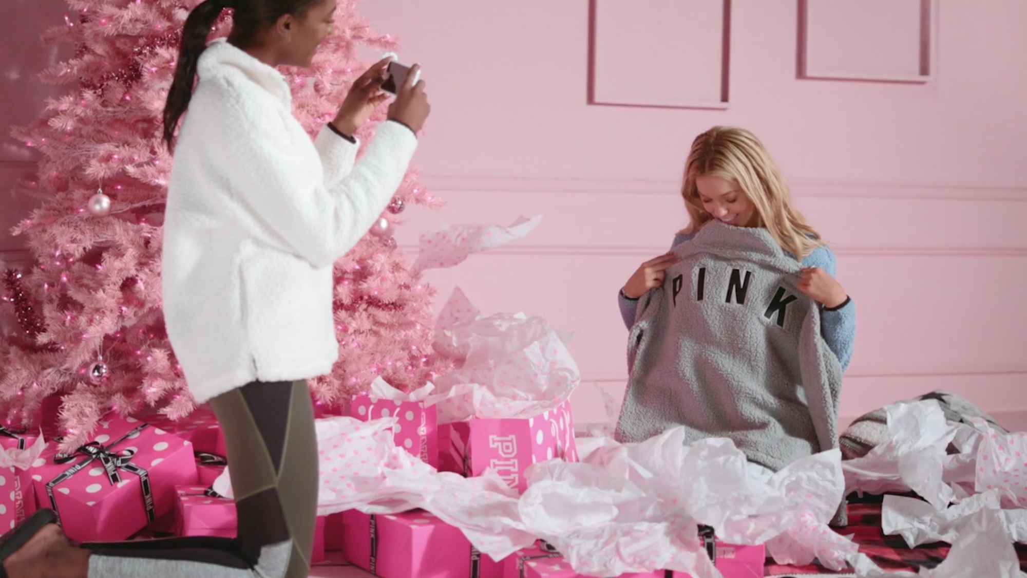 TrendngCurrentEvents on X: #wtf #pink #vspink #victoriasecret